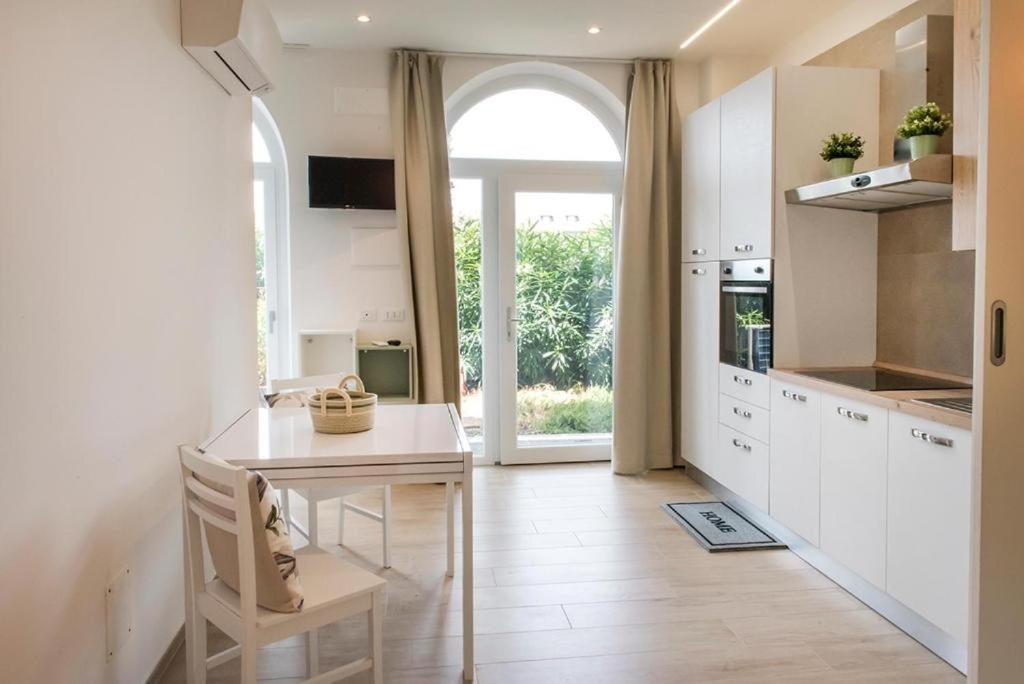 P010 - Porto Recanati, Nuovo Monolocale Fronte Mare ภายนอก รูปภาพ